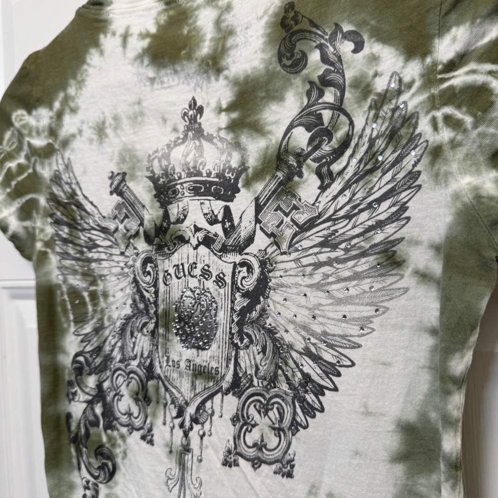 Vintage Guess T-Shirt XS Green Tie Dye Rhinestone Crown Wing Graphic Y2K McBling - Picture 5 of 7